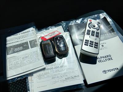 2021 Toyota Alphard - Thumbnail