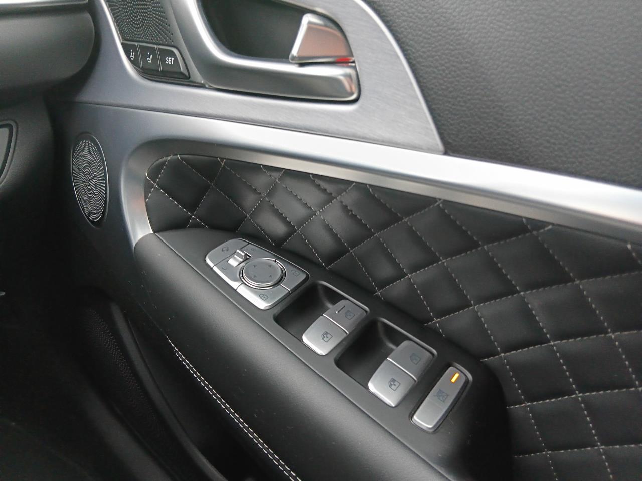 2020 Genesis G70