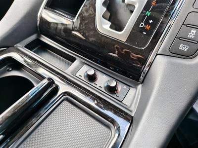 2023 Toyota Alphard - Thumbnail