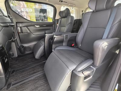 2023 Toyota Alphard - Thumbnail