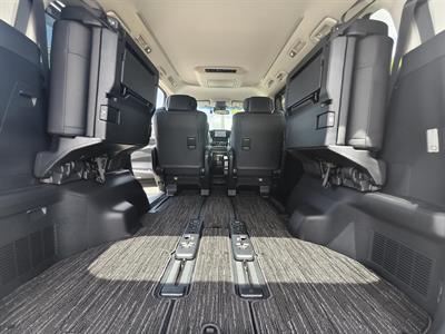 2023 Toyota Alphard - Thumbnail