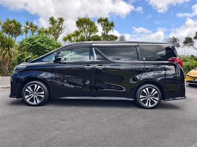 2023 Toyota Alphard - Thumbnail