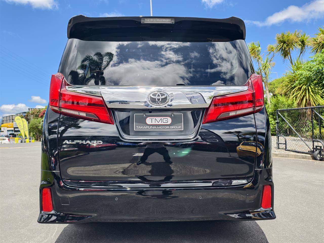 2023 Toyota Alphard