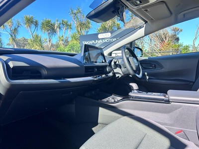 2024 Toyota Prius - Thumbnail