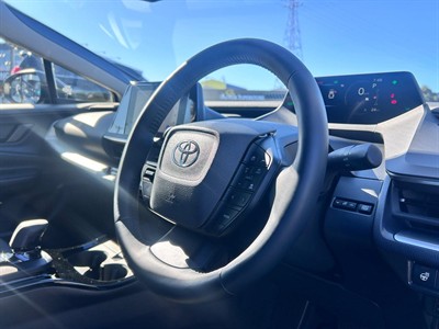 2024 Toyota Prius - Thumbnail