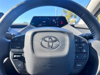 2024 Toyota Prius - Thumbnail