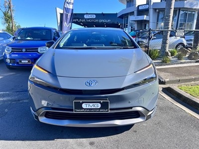 2024 Toyota Prius - Thumbnail