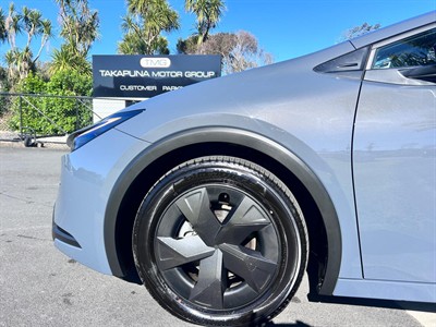 2024 Toyota Prius - Thumbnail