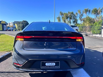 2024 Toyota Prius - Thumbnail